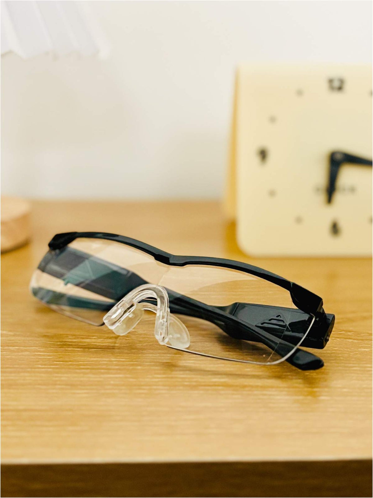 160% Vergrößerungsbrille mit LED-Licht, schwarzinkl. Aufbewahrungsbeutel,