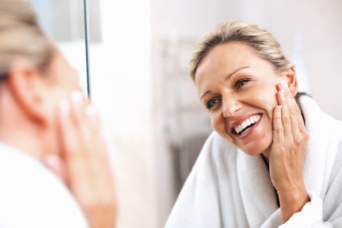 Falten am Hals bekämpfen: Anti Aging Tipps und Tricks für schöne Haut