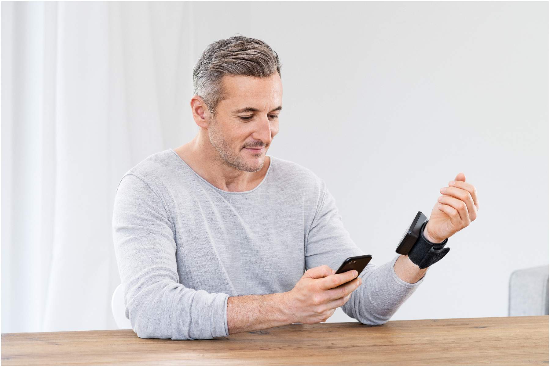 BEURER Handgelenk Blutdruckmessgerät mit Bluetooth BC54
