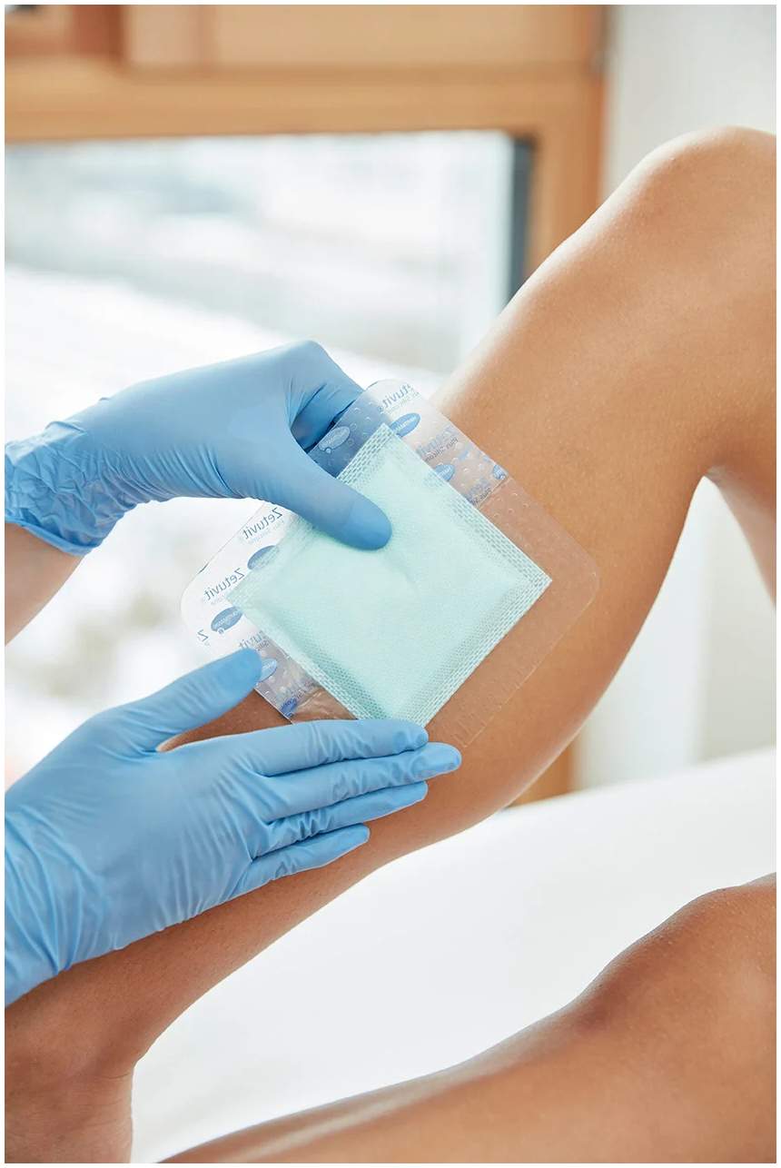 Zetuvit Plus Silicone Border 10x10 cm